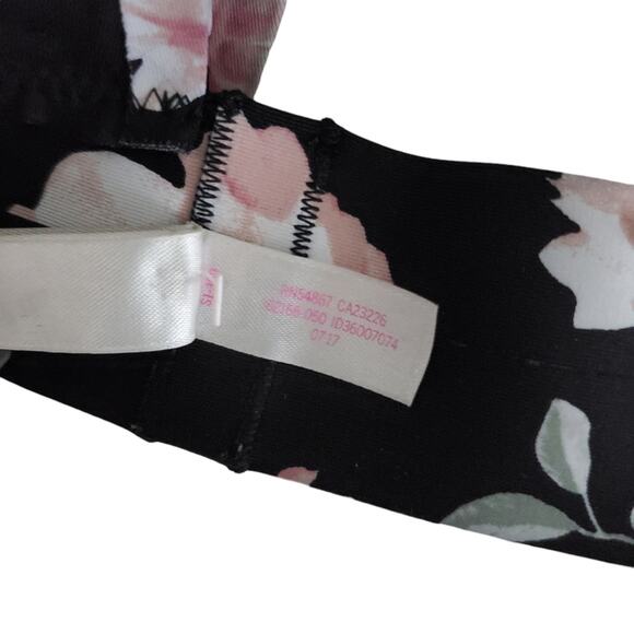 PINK VS | Floral Strappy Back Deep V Bralette - Picture 8 of 8